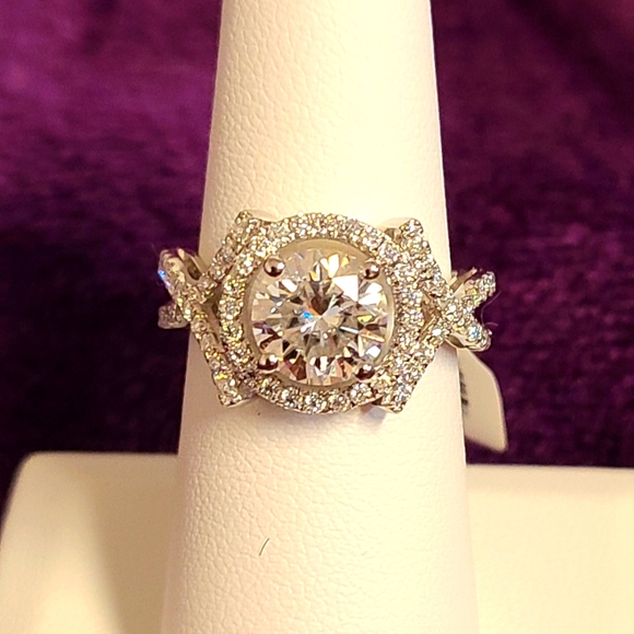 Crossover Design Solitaire Ring White Moissanite 2.50ctw Platineve, Size 7 - Picture 1 of 6